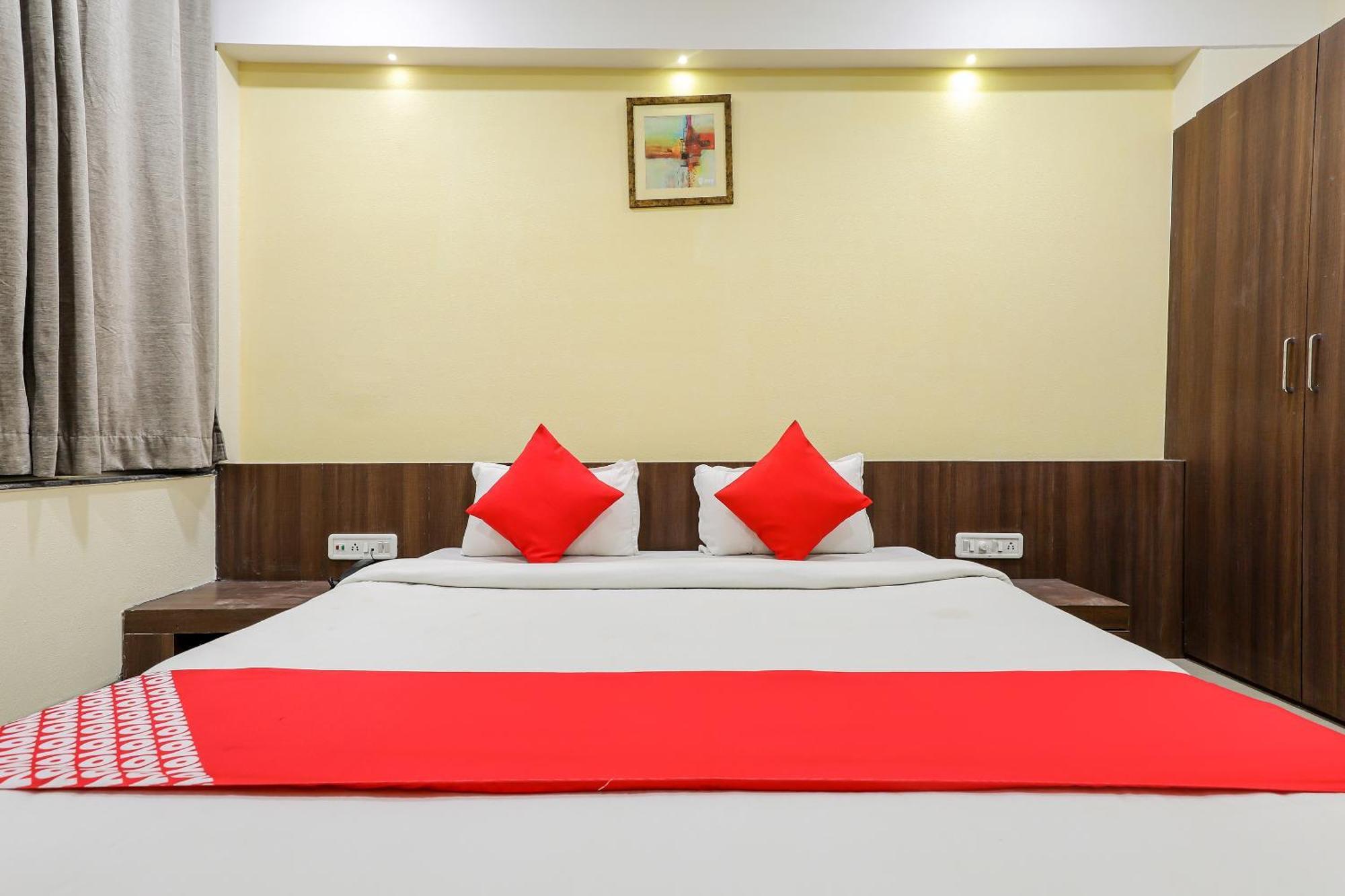 Oyo Hotel Relax Indore Exteriör bild