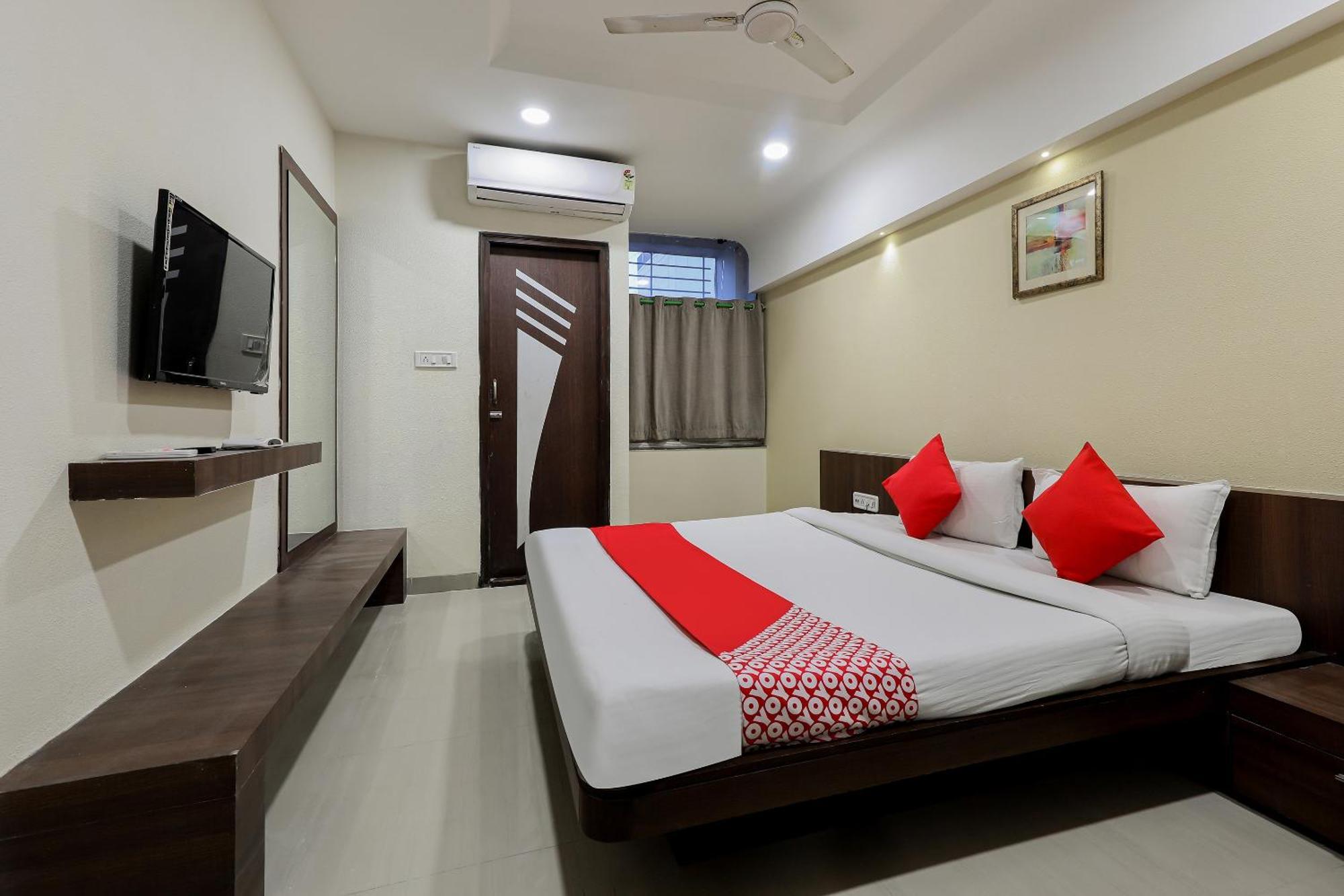 Oyo Hotel Relax Indore Exteriör bild