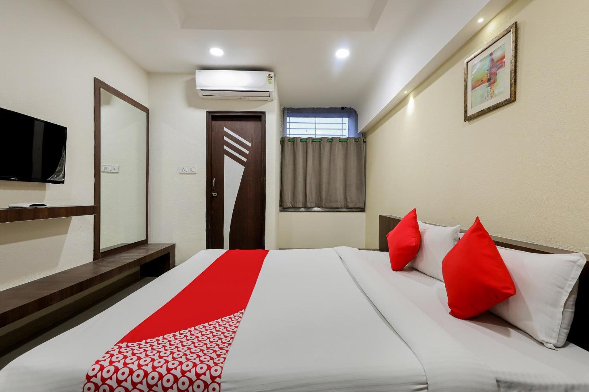 Oyo Hotel Relax Indore Exteriör bild