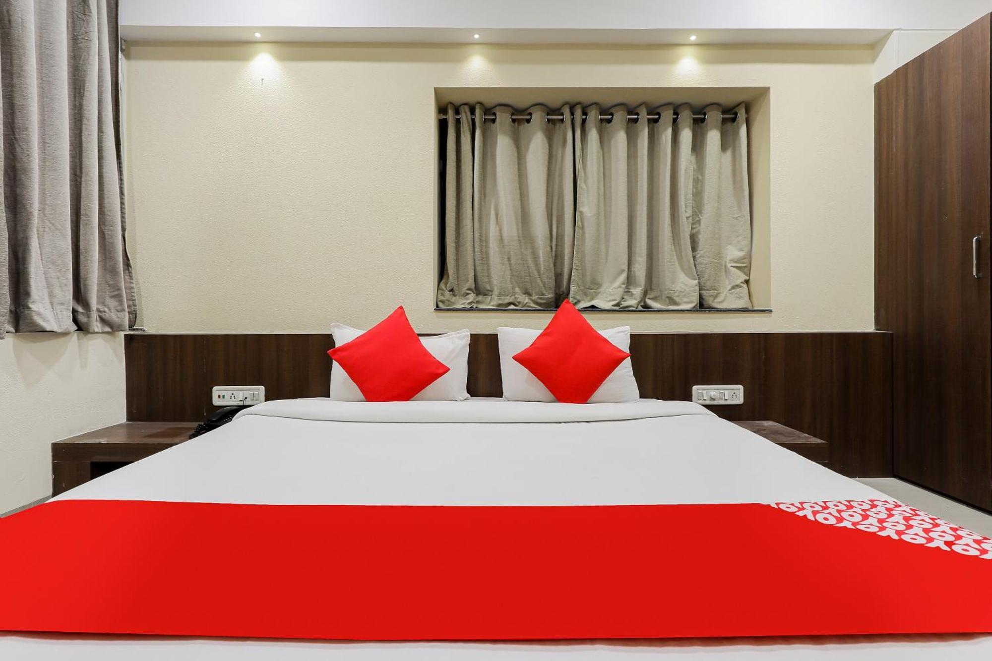 Oyo Hotel Relax Indore Exteriör bild